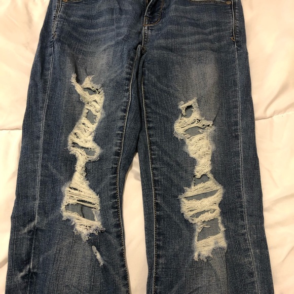 A&E Distressed Jeans - Picture 3 of 3